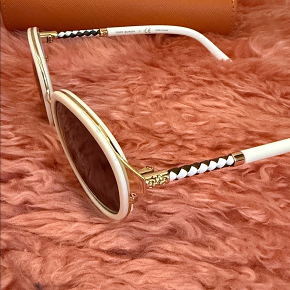 Tory Burch White-Rimmed Sunglasses with Orange Case - Picture 2 of 6